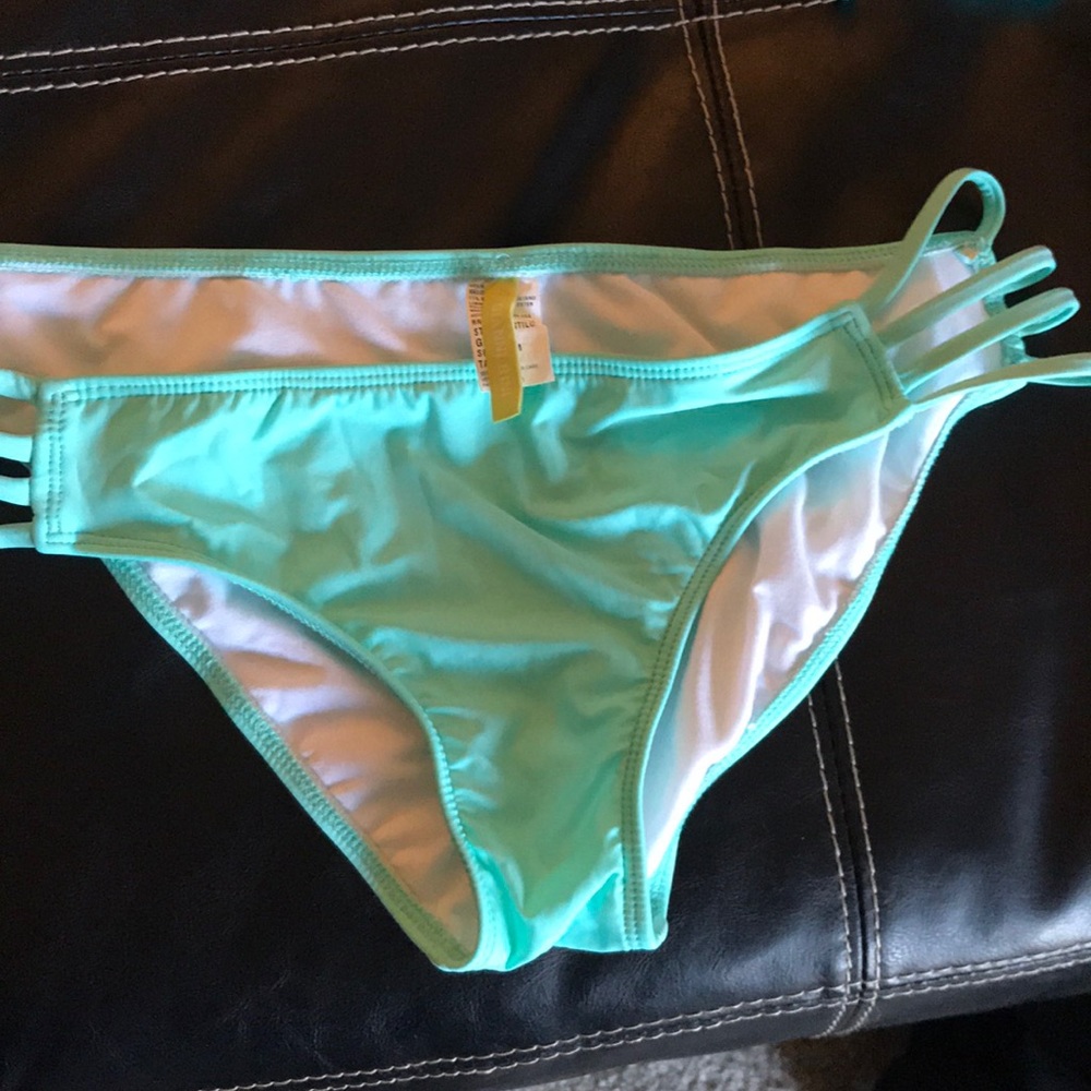 Bikini bottoms
